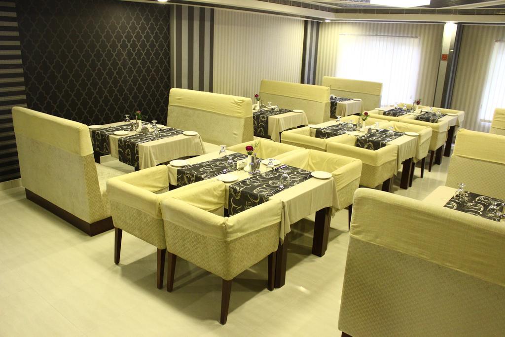 Abaam Cochin Kochi Exterior foto