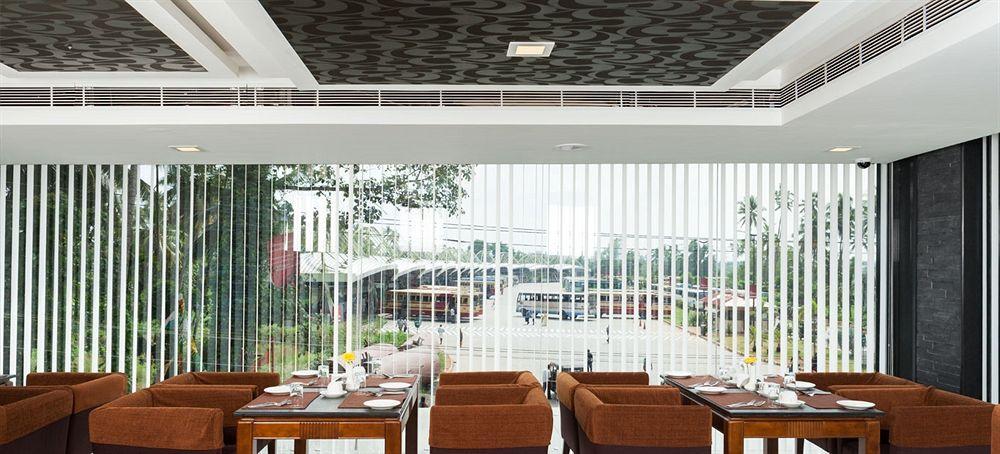 Abaam Cochin Kochi Exterior foto