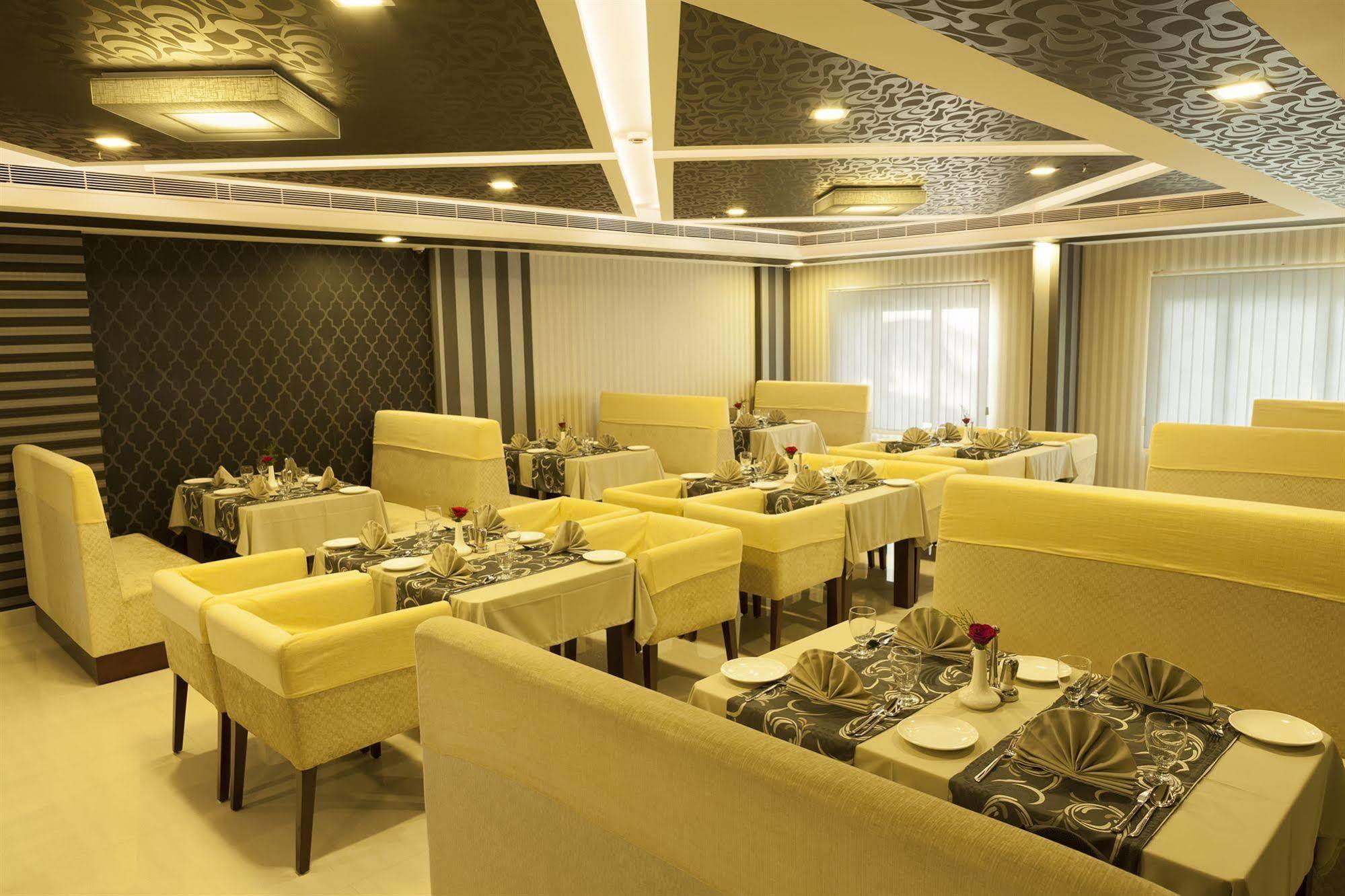 Abaam Cochin Kochi Exterior foto